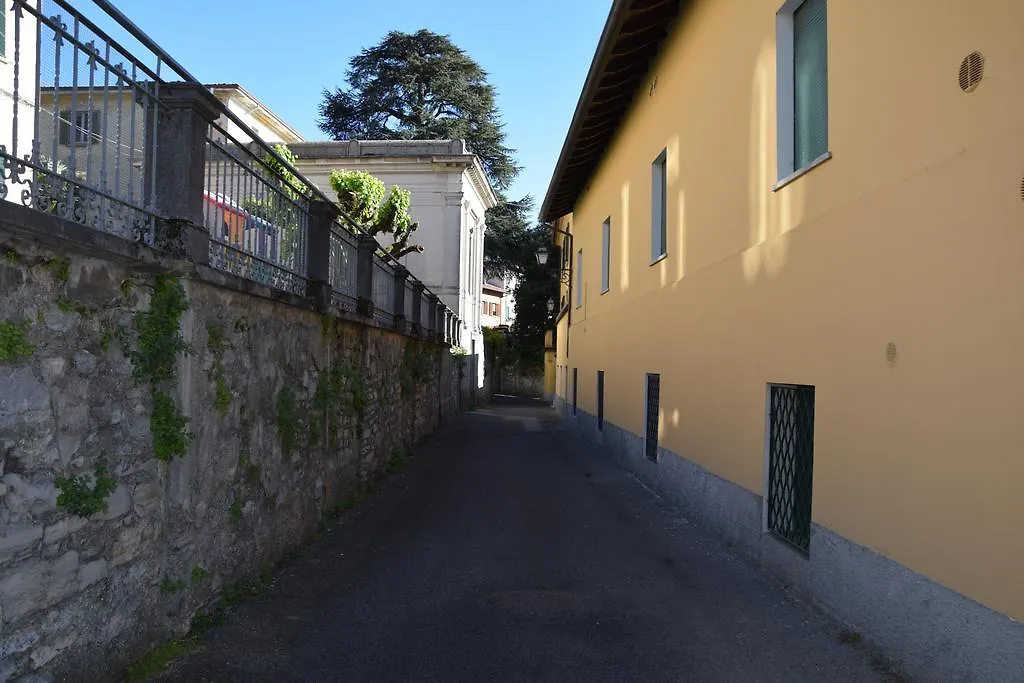 Casina Daire Bellagio 0*,